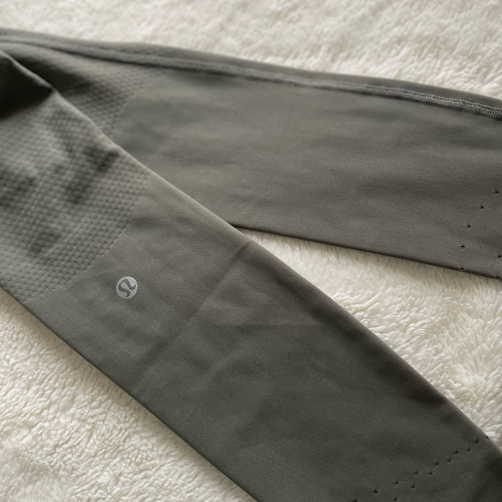 Lululemon Athletica Detailed Leggings - Picture 9 of 10